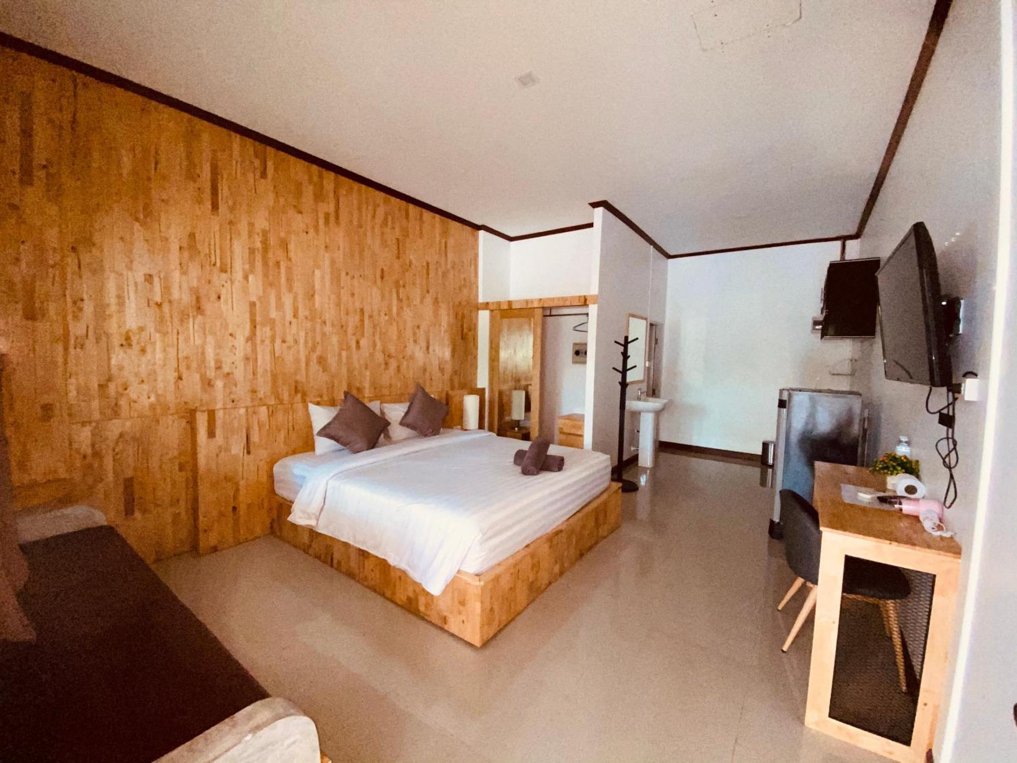 Paradise Land Resort Pattaya Phòng bức ảnh