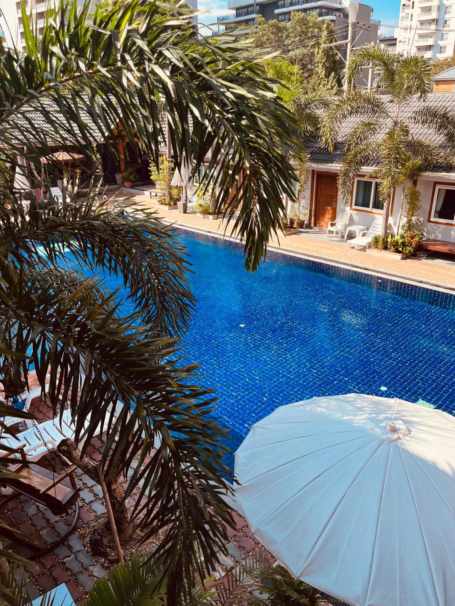 Paradise Land Resort Pattaya Ngoại thất bức ảnh